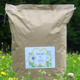 Bio-Heublumen 5kg Sack auf blühender Wiese
